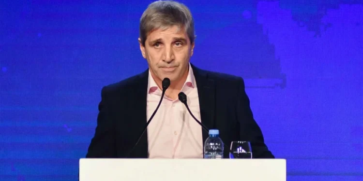 Gobierno ajusta tarifas: Luz y gas más caras con Caputo.