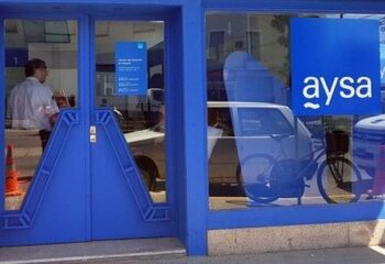 Banco tasará acciones de AySA: Luz verde para la privatización.