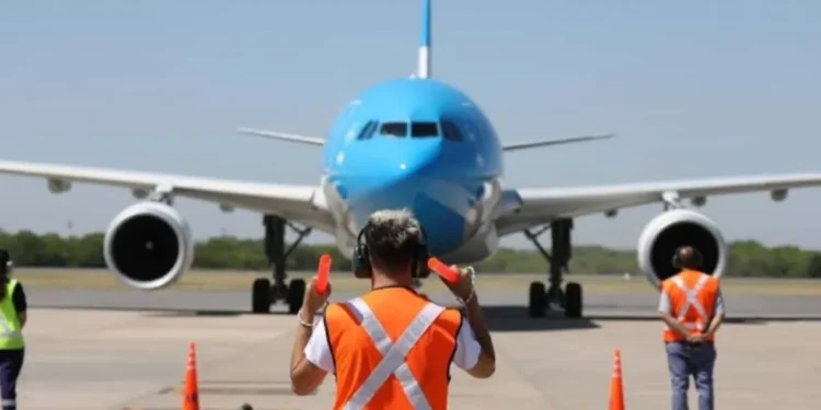Aerolíneas Argentinas: 71 vuelos afectados por huelga.