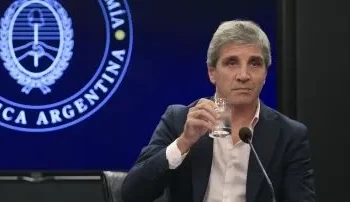 Caputo: “Se exagera la situación” del dólar.