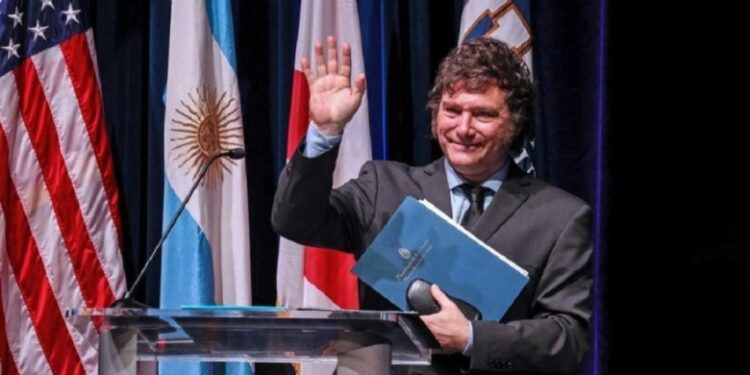 Prima de riesgo: Milei viaja a EEUU.