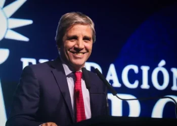 Luis Caputo: Freno a pesos en el mercado, redobla apretón.