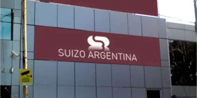 Suizo Argentina y coimas: Entrega de dueño, celular retenido.