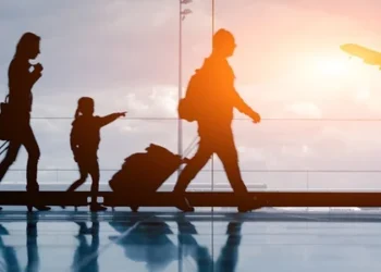 Balance turístico de julio (Indec): Menos extranjeros (-26,6%), más argentinos saliendo.