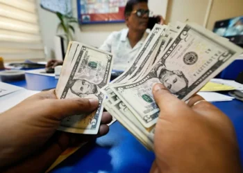 Conoce el método experto para ahorrar en dólares.