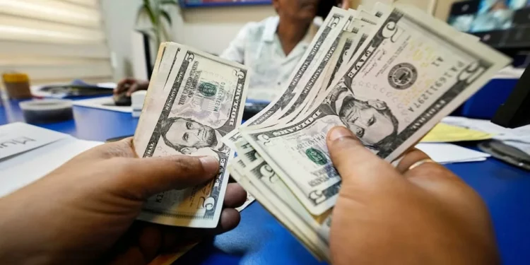 Conoce el método experto para ahorrar en dólares.