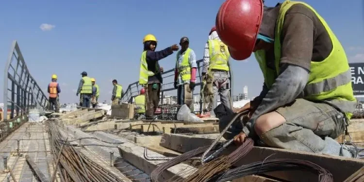 Construcción en rojo: 120.000 desempleados por cese de obra pública.