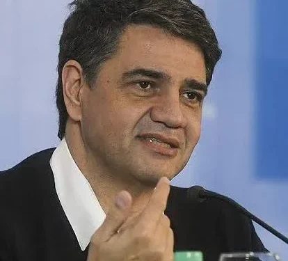 Macri cumple: defender la libertad desde la calle Venezuela.