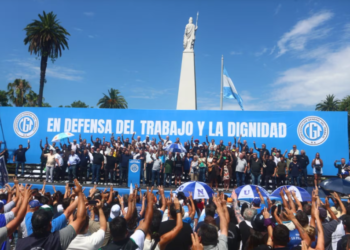 Aprobación en jaque por la ofensiva de la CGT.