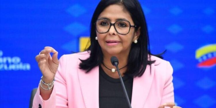 Una red de canales en YouTube promociona la propaganda de Delcy Rodríguez desde Argentina