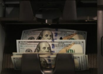 El dólar alcanzó los $1.440 en el Banco Nación: cinco factores detrás del aumento