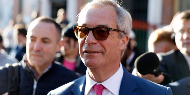 El líder británico Nigel Farage planea reunirse con Javier Milei en Argentina