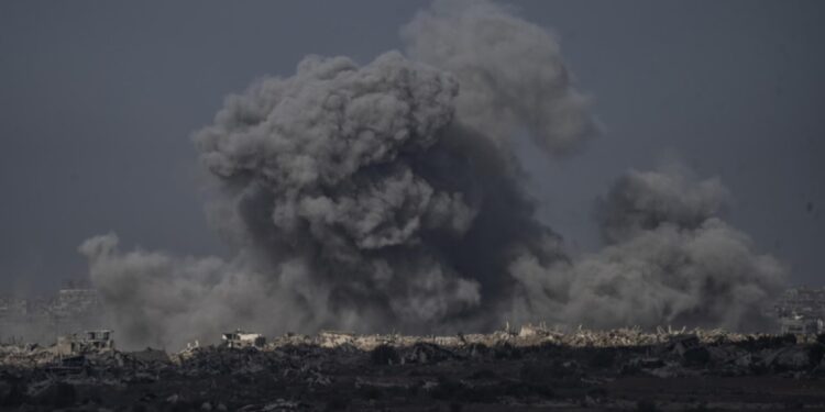 Israel reanuda sus operaciones en el valle de Bekaa atacando a Hezbollah en el sur del Líbano