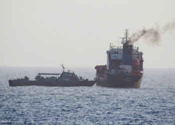 [Ultimo-momento] El valioso secreto de las navieras para cruzar el estrecho de Ormuz: “Pasan más barcos de lo que se cree”