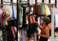 El consumo sigue en rojo: las ventas minoristas registraron una baja del 3,2% interanual en abril.