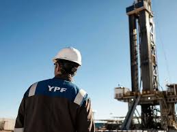 YPF en cifras récord: el «mejor trimestre de la historia» impulsado por la producción y el margen de ingresos.