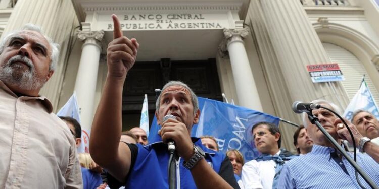 Paro nacional bancario: La convocatoria que afecta al BCRA y al Banco Hipotecario.