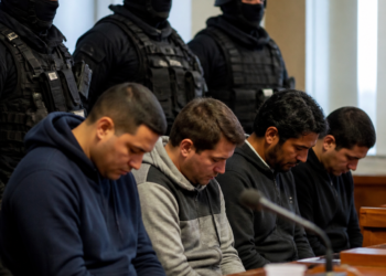 Organización criminosa que desvió armas al mercado negro enfrenta prisión preventiva y embargos significativos