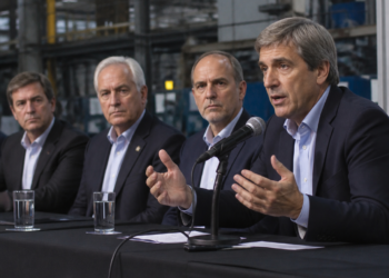La UIA expresó su preocupación a Caputo sobre la lenta reactivación y presentó un plan para fortalecer la industria