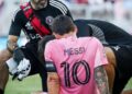 Lionel Messi se retira del campo por una molestia muscular durante el partido del Inter Miami