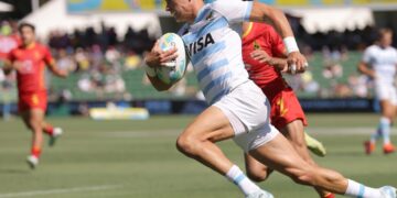 Los Pumas 7s debutan con victoria en el seven de Valladolid, mientras que las Yaguaretés caen ante Nueva Zelanda