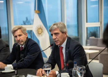 Caputo y Frigerio promueven un nuevo acuerdo fiscal entre la Nación y las provincias