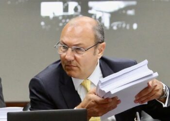 Se aprobó el juicio político y se suspendió al juez Salmain, acusado de recibir sobornos