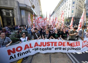 Las dos CTA se convocan en Plaza de Mayo en rechazo al ajuste de Javier Milei