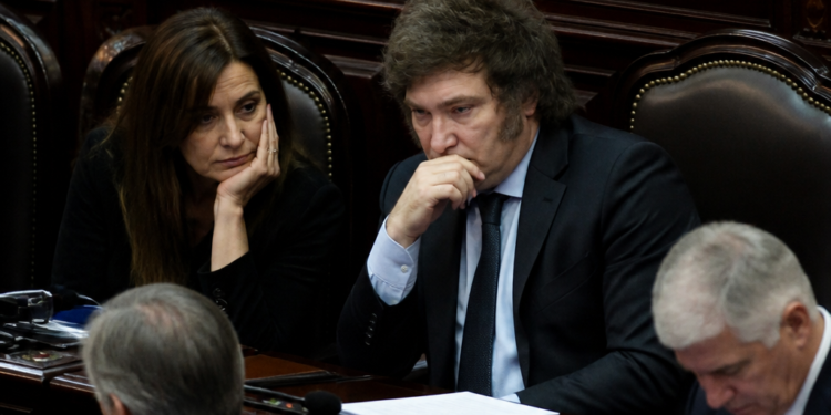 El oficialismo evita debatir la reforma política en el Senado mientras impulsa la ley ‘Hojarasca’
