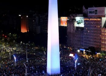 Celebración en el Obelisco: paraguayos festejan el histórico triunfo en el Mundial 2026