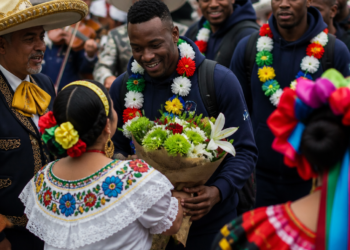 Mundial 2026: La selección de Sudáfrica llega a México entre canciones de mariachis