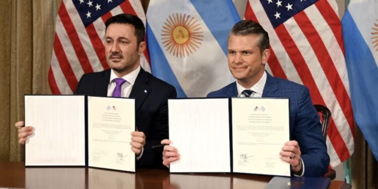 Acuerdos del Gobierno Argentino con EE.UU. para Robustecer la Logística Militar y Acceder a Drones