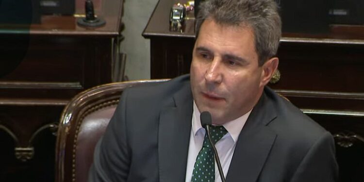 La Reconfiguración del Peronismo: Estrategias de Uñac y la disputa por el liderazgo en 2027