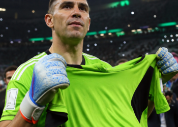 Dibu Martínez confirma un importante traspaso en pleno Mundial