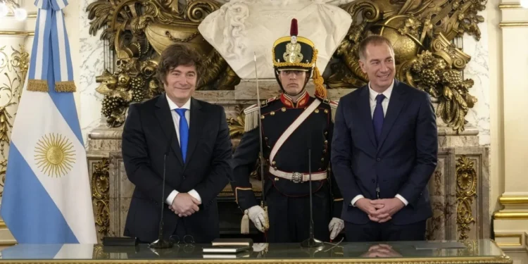 La asunción de Santilli: tensiones con Adorni, reacciones sobre Macri y respaldo de gobernadores