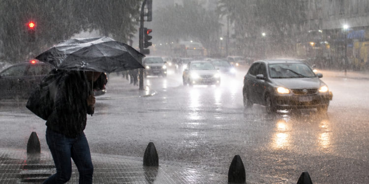Intensas tormentas afectan el AMBA: se emitió alerta naranja por posible granizo