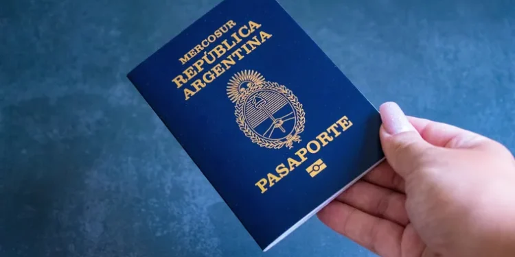 Estados Unidos, México y Argentina limitan el ingreso a individuos con pasaportes vencidos