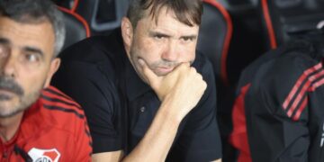 River Plate se enfrenta a Gimnasia en La Plata en busca de redención