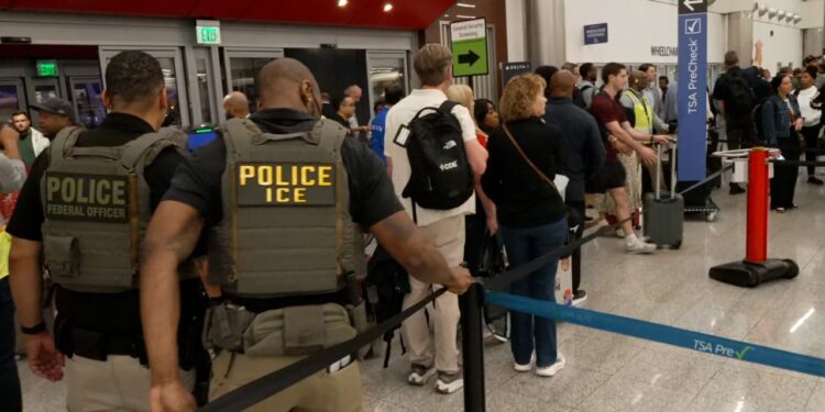 Estados Unidos implementa controles migratorios que permiten el arresto automático de quienes no renuevan su visa