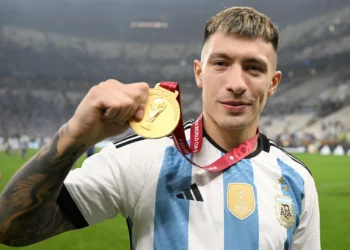 El vínculo entre Lisandro Martinez y Muri López: un amor que lo transformó