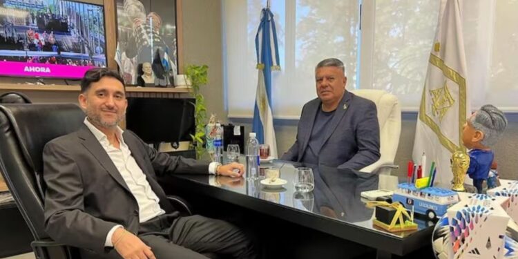Ariel Vallejo admitió que su vínculo con Claudio Tapia facilitó acuerdos comerciales con clubes