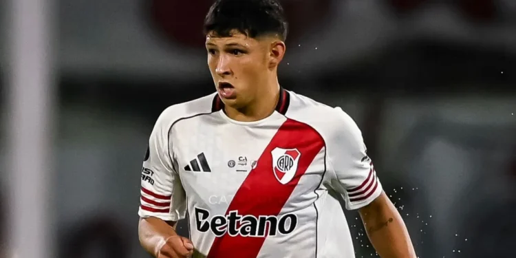 El destacado rendimiento de un juvenil de River en Peñarol: un paralelismo con Messi