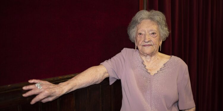 A los 107 años, una mujer reflexiona sobre su vida: “Me casé por terquedad y me arrepiento, pero a los 73 conocí el verdadero amor”