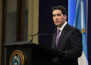 El Gobierno oficializó el cobro de atención médica a extranjeros no residentes en hospitales públicos