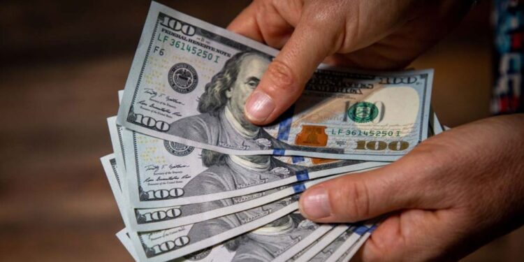 Dólar hoy: a cuánto cotizan el oficial, blue, MEP, CCL y mayorista este lunes 10 de agosto