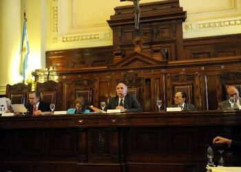 El Gobierno endureció el trámite para que jueces de 75 años puedan continuar en sus cargos