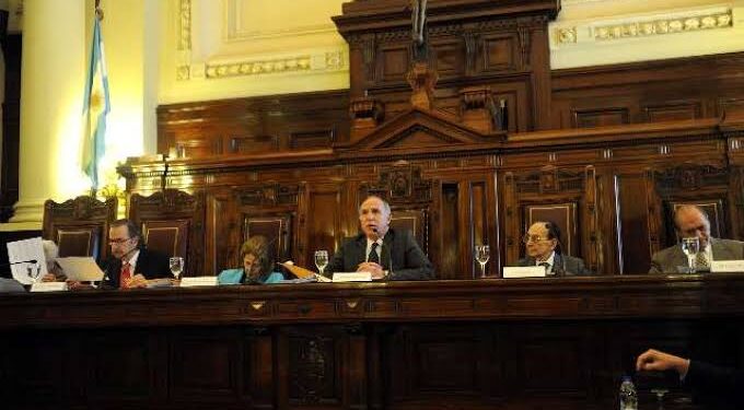 El Gobierno endureció el trámite para que jueces de 75 años puedan continuar en sus cargos