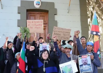 Desalojo parcial en tierras en disputa con comunidades mapuche cerca de Villa La Angostura