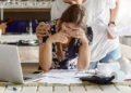Los bancos concentran el 81% del crédito y más del 63% de la deuda irregular de las familias