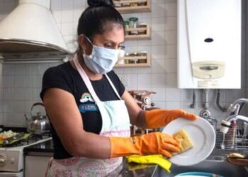 Personal de casas particulares: el Gobierno convocó a una reunión para revisar los salarios
